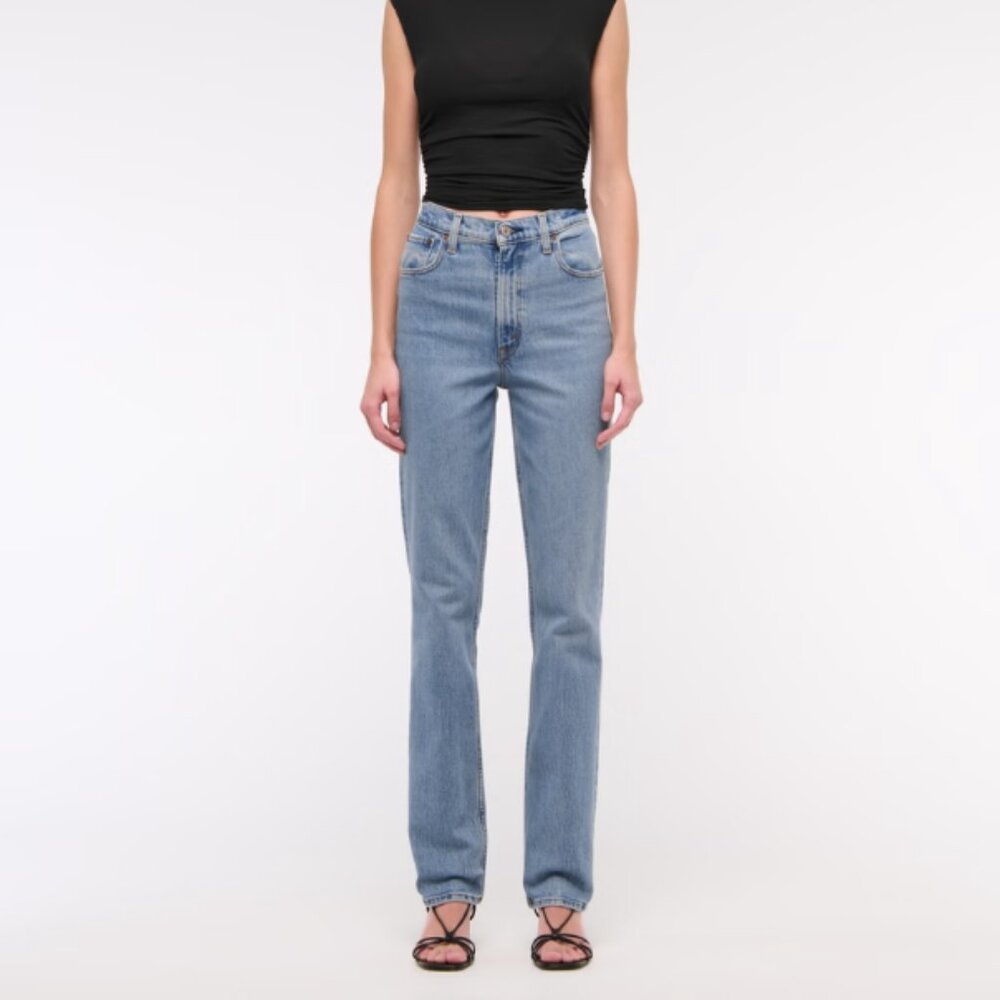 NWT Abercrombie Ultra High Rise 90s Straight Jean Size 25R